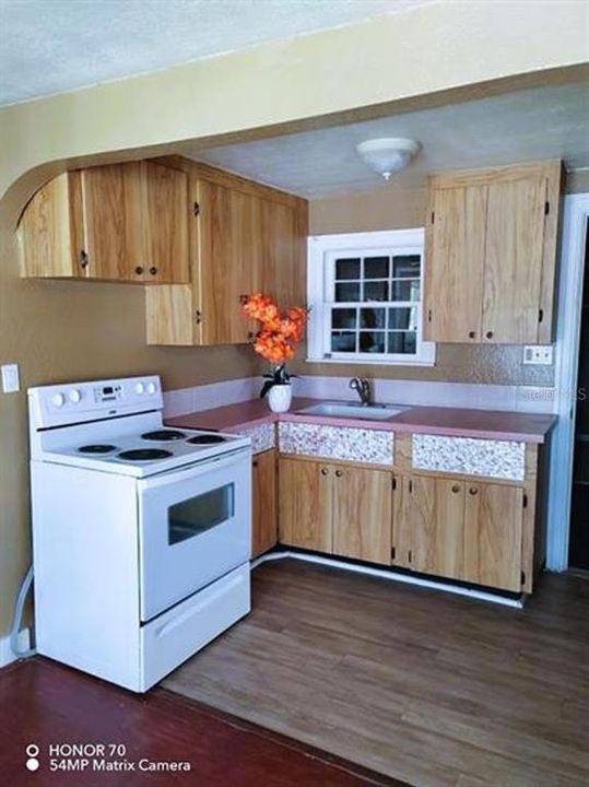 For Rent: $1,150 (2 beds, 1 baths, 574 Square Feet)
