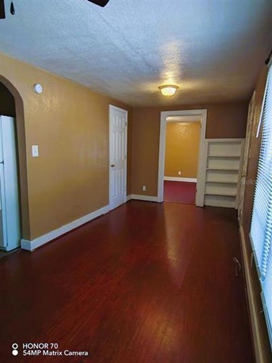 For Rent: $1,150 (2 beds, 1 baths, 574 Square Feet)