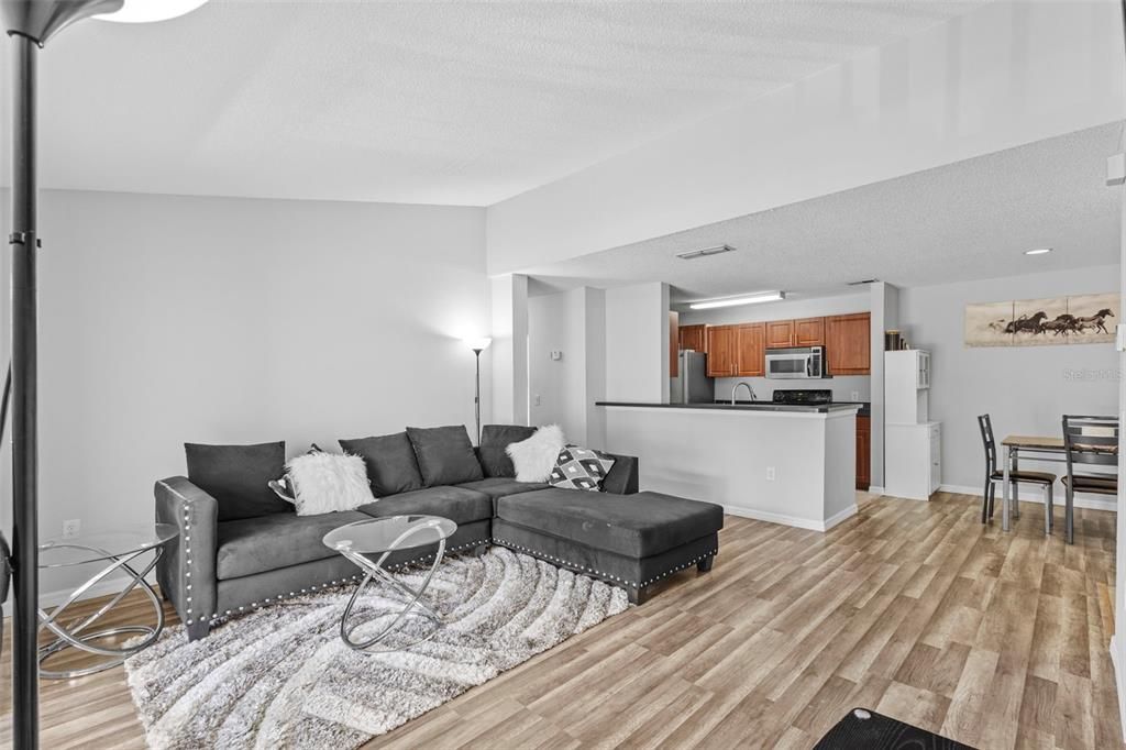 В аренду: $1,500 (1 спален, 1 ванн, 894 Квадратных фут)