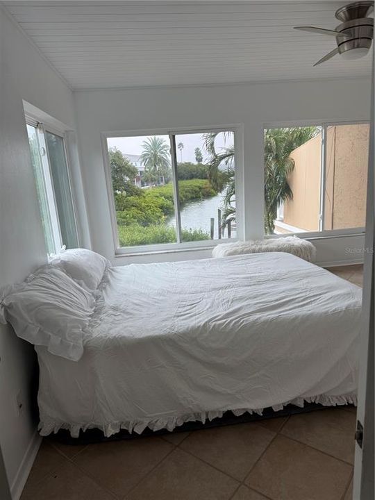 На продажу: $549,000 (3 спален, 1 ванн, 1200 Квадратных фут)