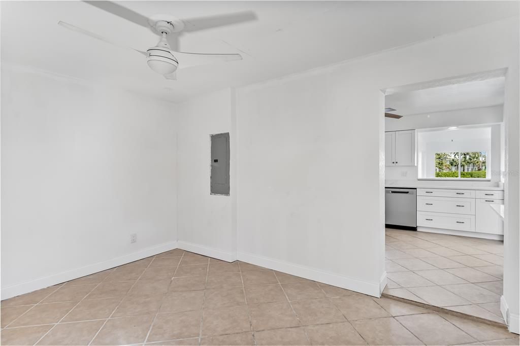 En Venta: $549,000 (3 camas, 1 baños, 1200 Pies cuadrados)