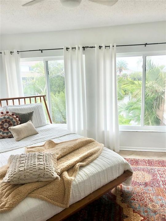 На продажу: $549,000 (3 спален, 1 ванн, 1200 Квадратных фут)