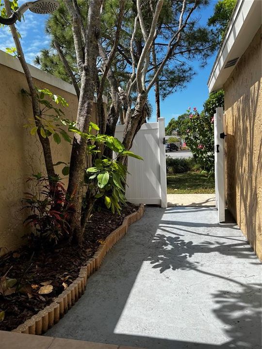 На продажу: $549,000 (3 спален, 1 ванн, 1200 Квадратных фут)