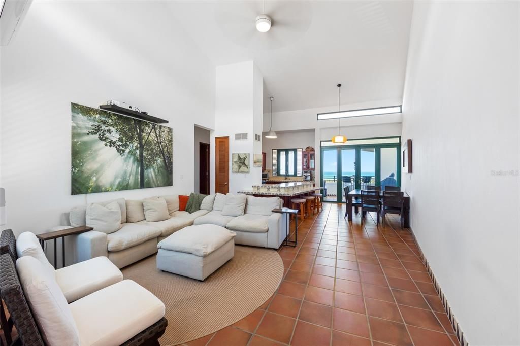 出租: $3,500 (3 贝兹, 3 浴室, 1881 平方英尺)