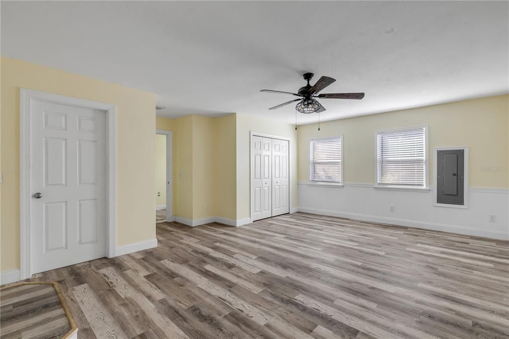 En Venta: $775,000 (4 camas, 2 baños, 2070 Pies cuadrados)