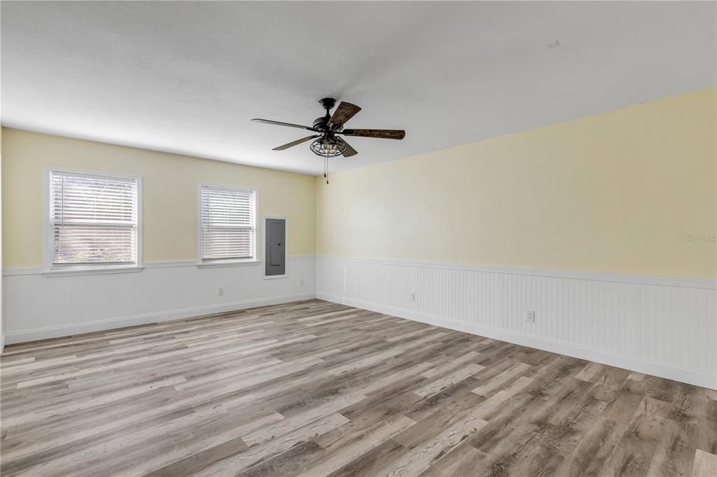 En Venta: $775,000 (4 camas, 2 baños, 2070 Pies cuadrados)