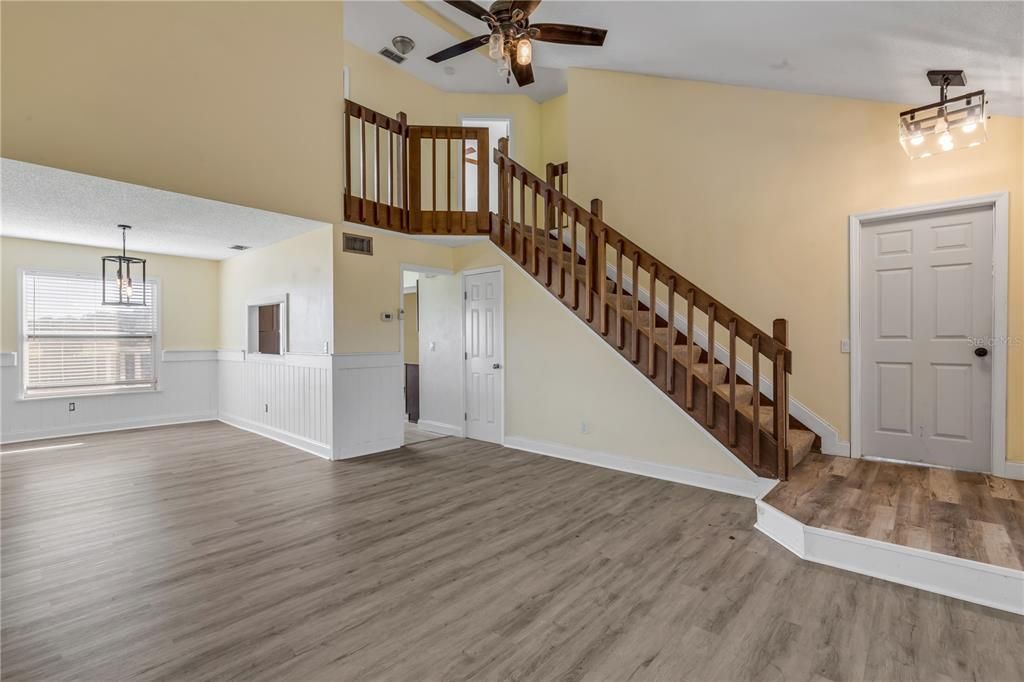 En Venta: $775,000 (4 camas, 2 baños, 2070 Pies cuadrados)