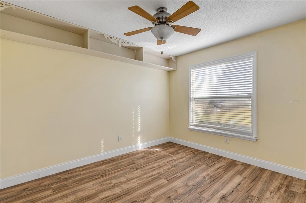 En Venta: $775,000 (4 camas, 2 baños, 2070 Pies cuadrados)