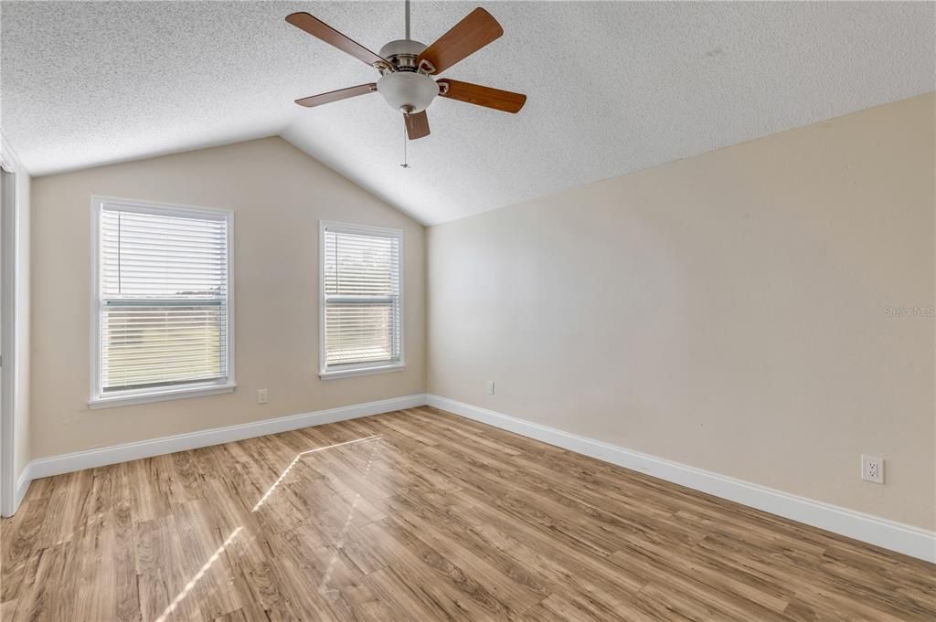 En Venta: $775,000 (4 camas, 2 baños, 2070 Pies cuadrados)