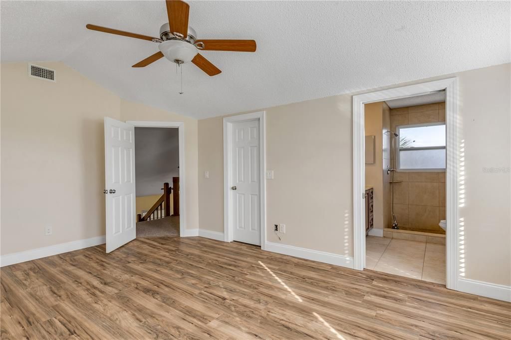 En Venta: $775,000 (4 camas, 2 baños, 2070 Pies cuadrados)