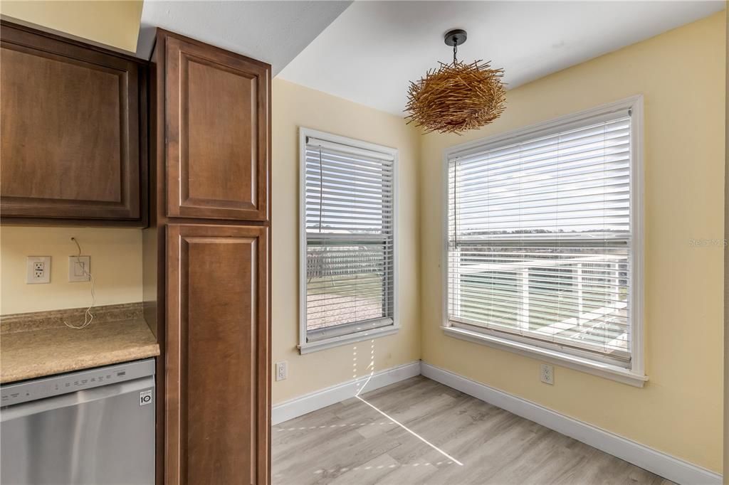 En Venta: $775,000 (4 camas, 2 baños, 2070 Pies cuadrados)