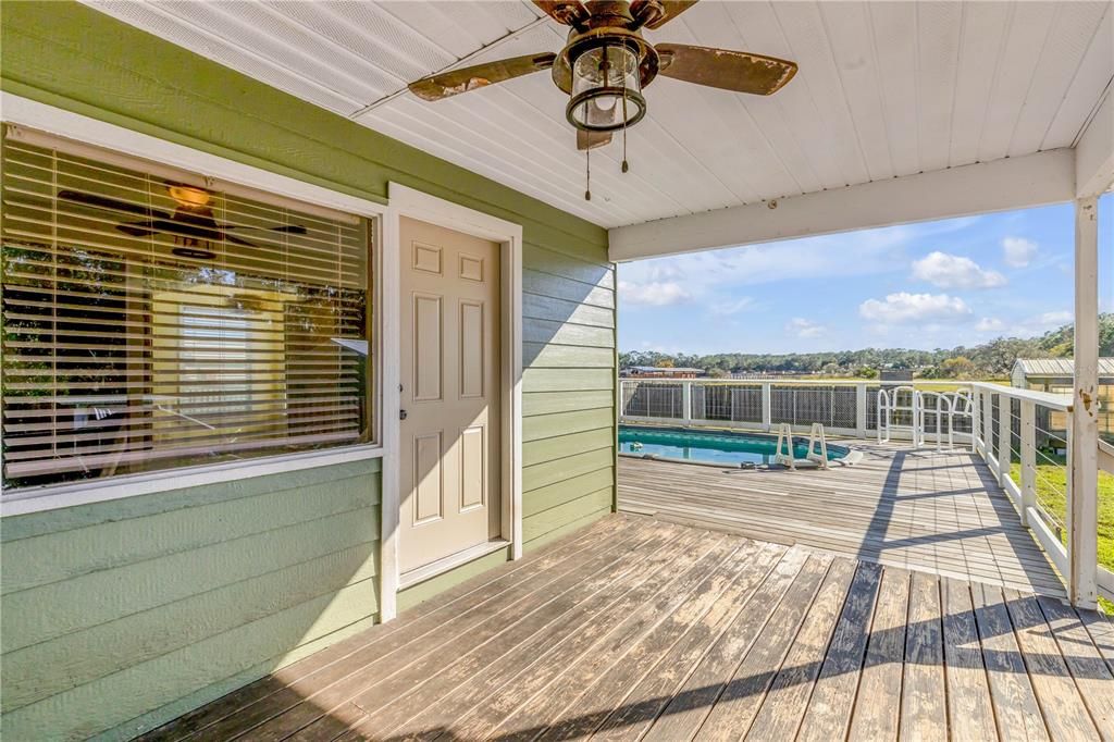 En Venta: $775,000 (4 camas, 2 baños, 2070 Pies cuadrados)