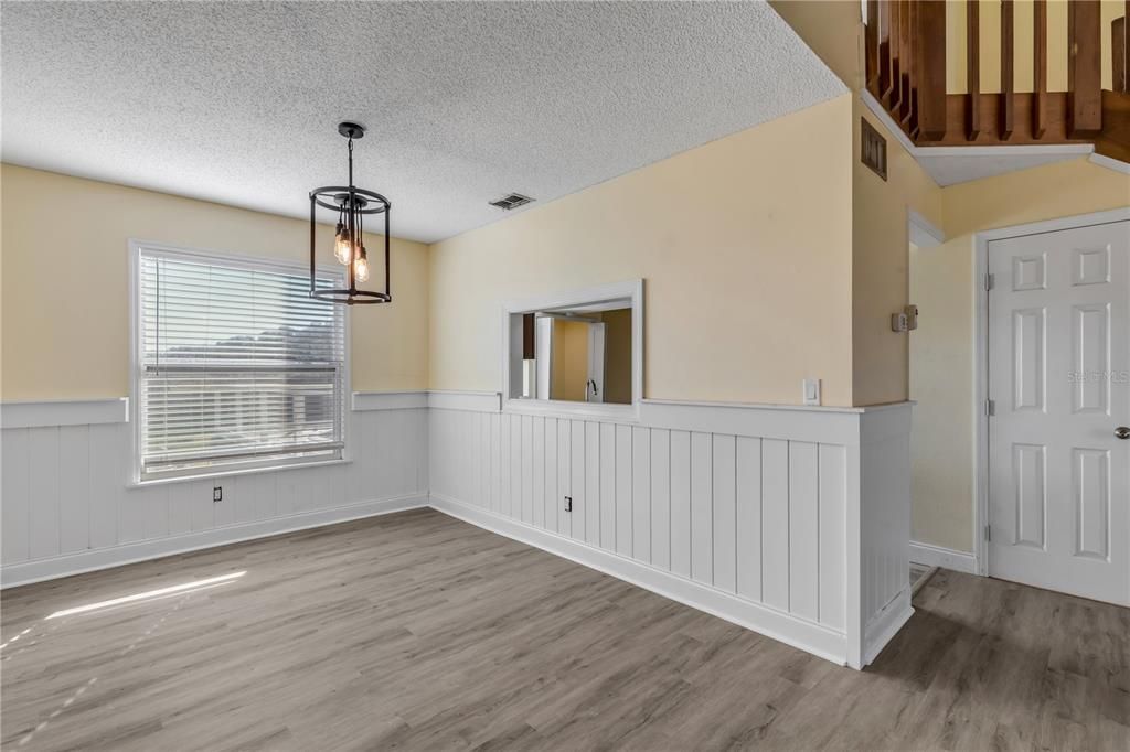 En Venta: $775,000 (4 camas, 2 baños, 2070 Pies cuadrados)