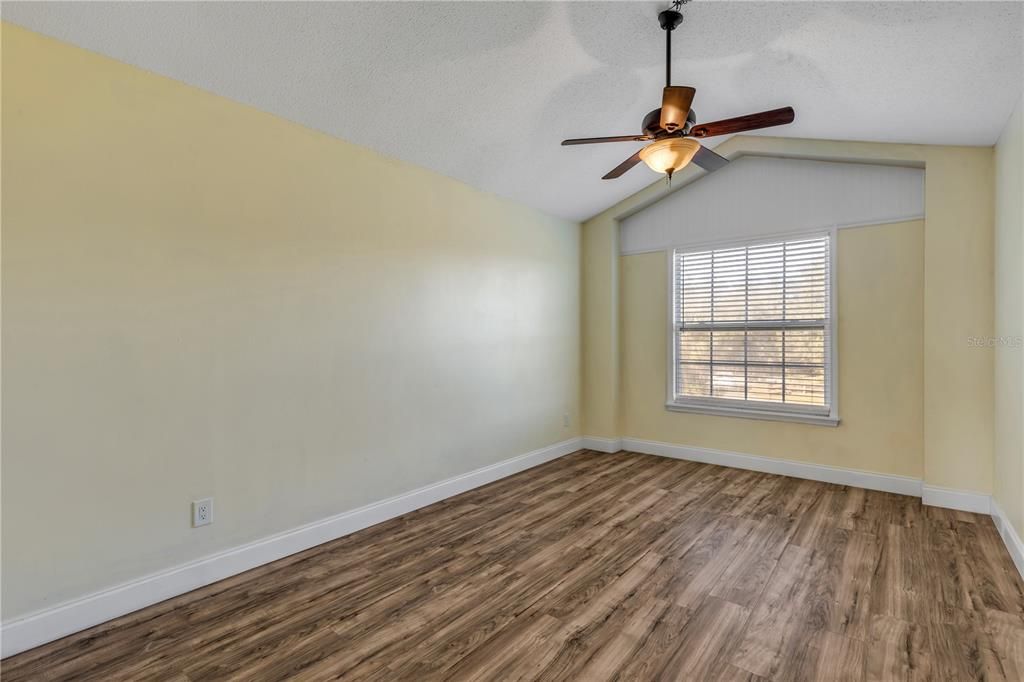 En Venta: $775,000 (4 camas, 2 baños, 2070 Pies cuadrados)