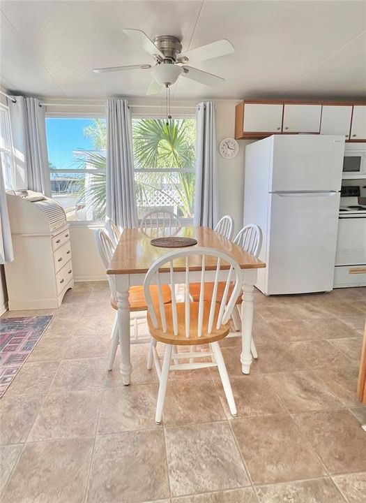 For Sale: $99,900 (2 beds, 1 baths, 1036 Square Feet)