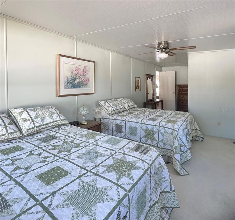 For Sale: $99,900 (2 beds, 1 baths, 1036 Square Feet)