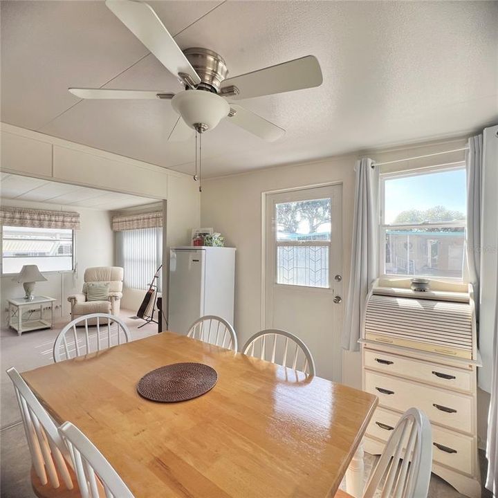 For Sale: $99,900 (2 beds, 1 baths, 1036 Square Feet)