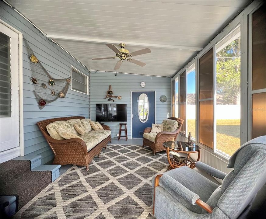 For Sale: $99,900 (2 beds, 1 baths, 1036 Square Feet)