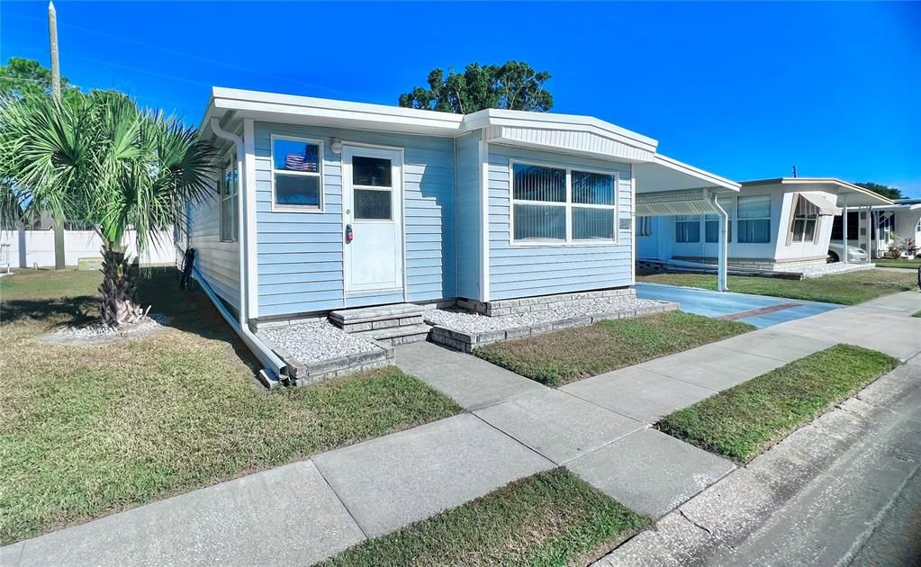 For Sale: $99,900 (2 beds, 1 baths, 1036 Square Feet)