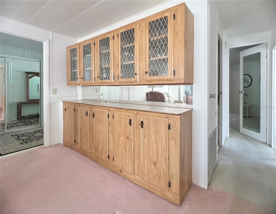 For Sale: $99,900 (2 beds, 1 baths, 1036 Square Feet)