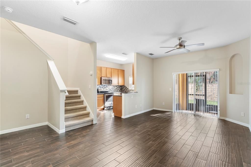 For Sale: $265,000 (2 beds, 2 baths, 1203 Square Feet)