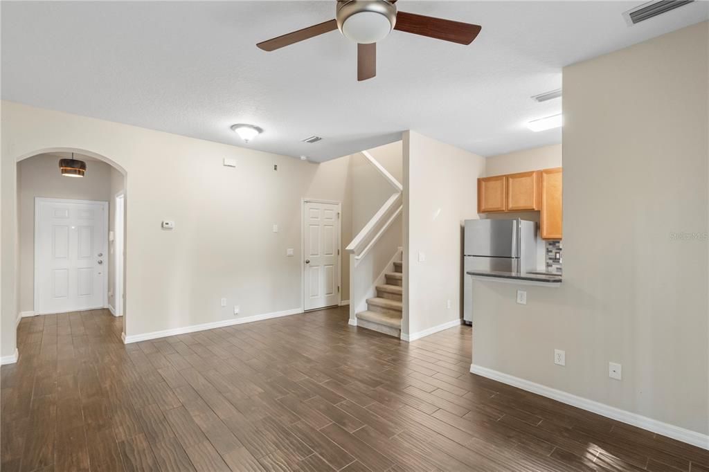 For Sale: $265,000 (2 beds, 2 baths, 1203 Square Feet)