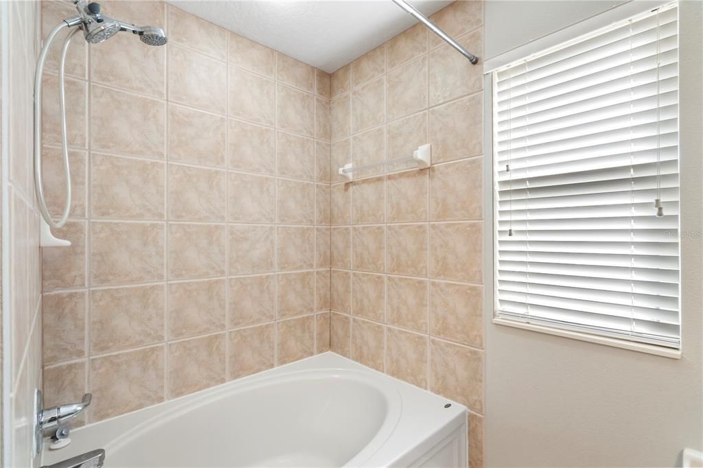 For Sale: $265,000 (2 beds, 2 baths, 1203 Square Feet)