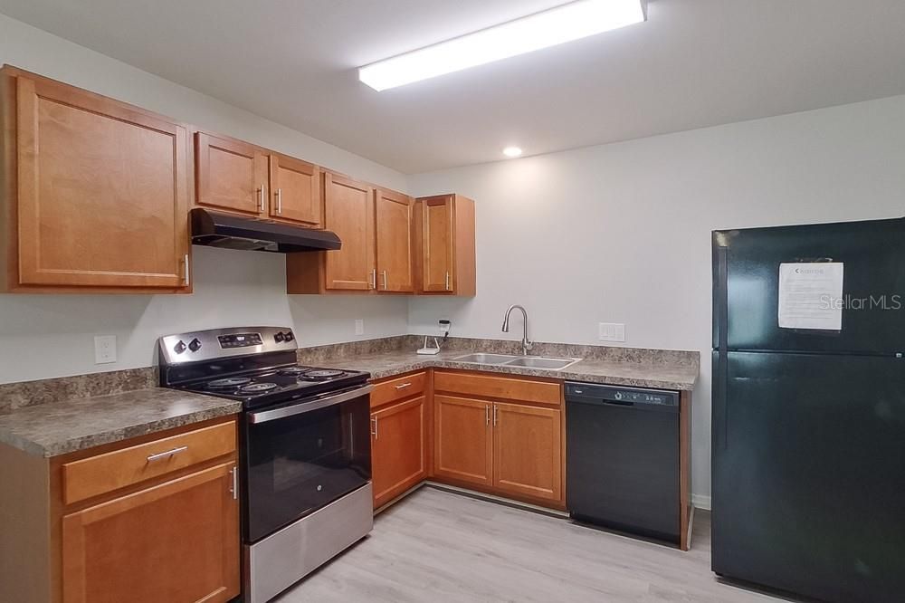 В аренду: $1,645 (4 спален, 2 ванн, 1209 Квадратных фут)