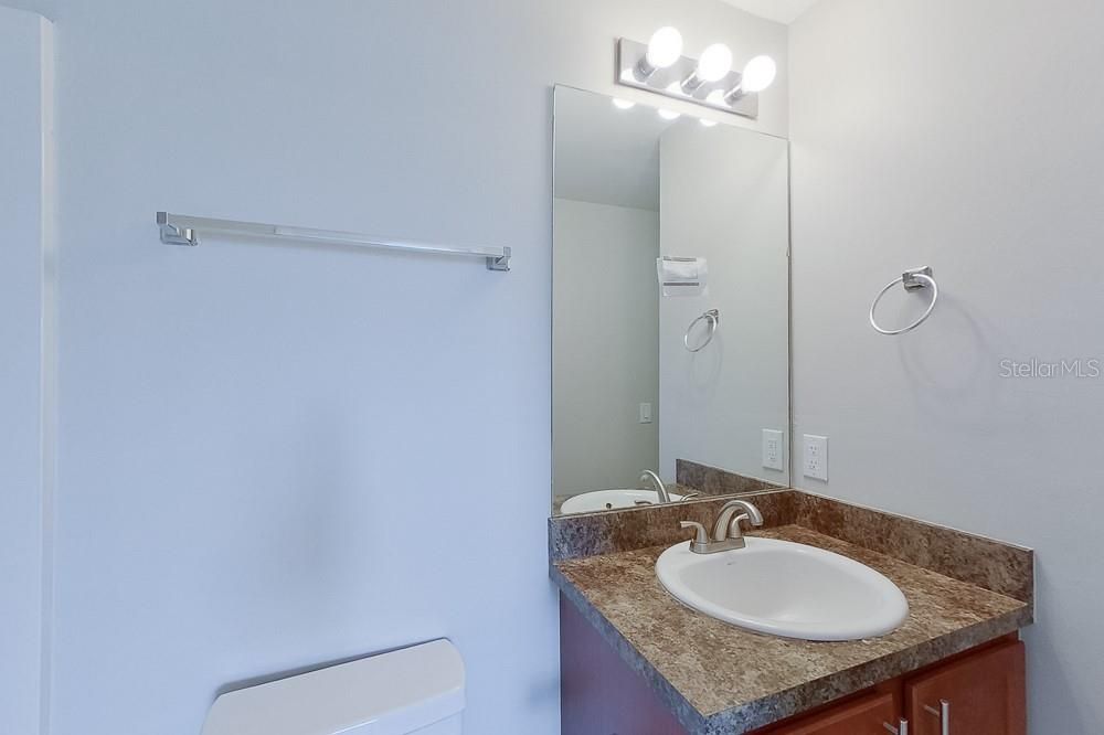 В аренду: $1,645 (4 спален, 2 ванн, 1209 Квадратных фут)