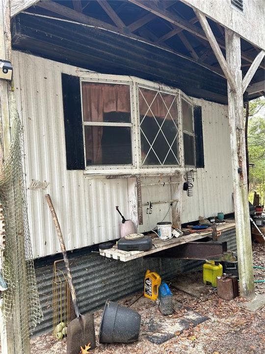 For Sale: $79,900 (2 beds, 1 baths, 644 Square Feet)