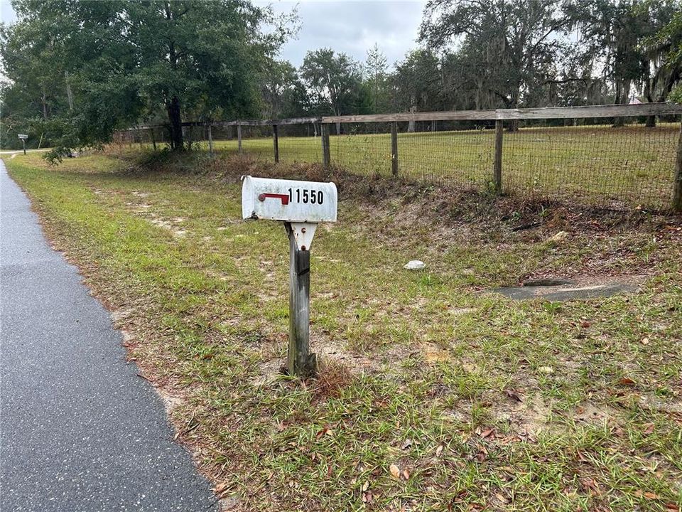 For Sale: $79,900 (2 beds, 1 baths, 644 Square Feet)