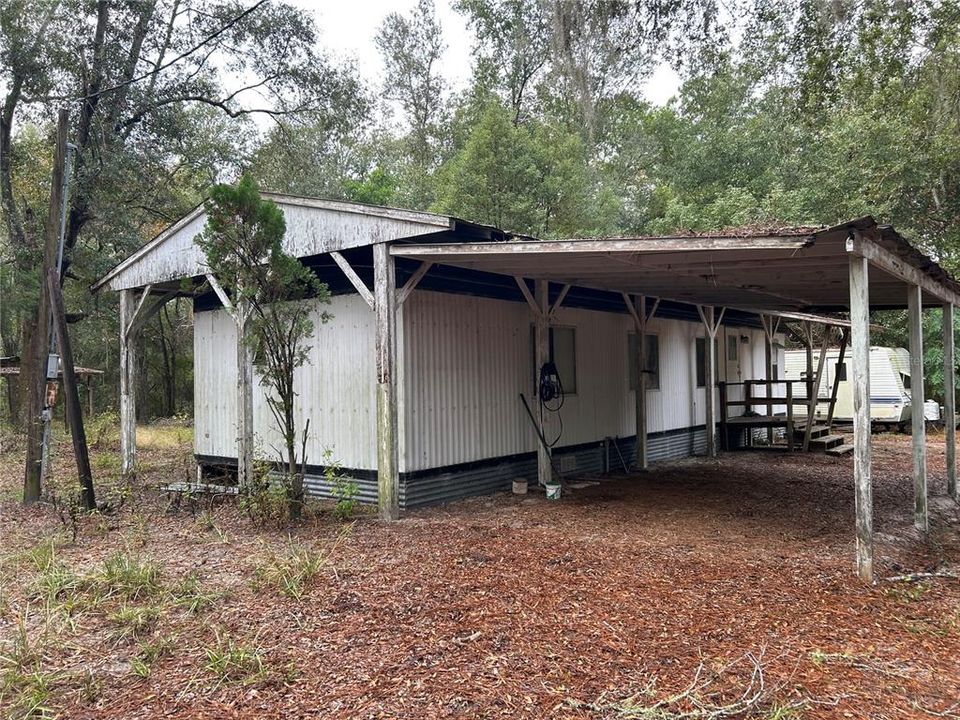 For Sale: $79,900 (2 beds, 1 baths, 644 Square Feet)