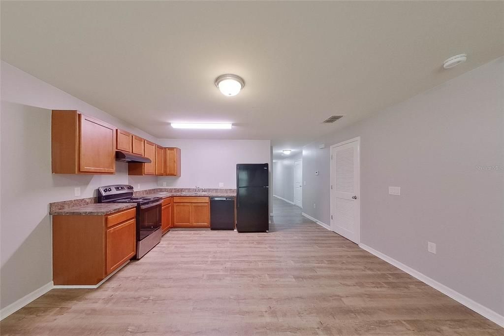 В аренду: $1,795 (4 спален, 2 ванн, 1209 Квадратных фут)