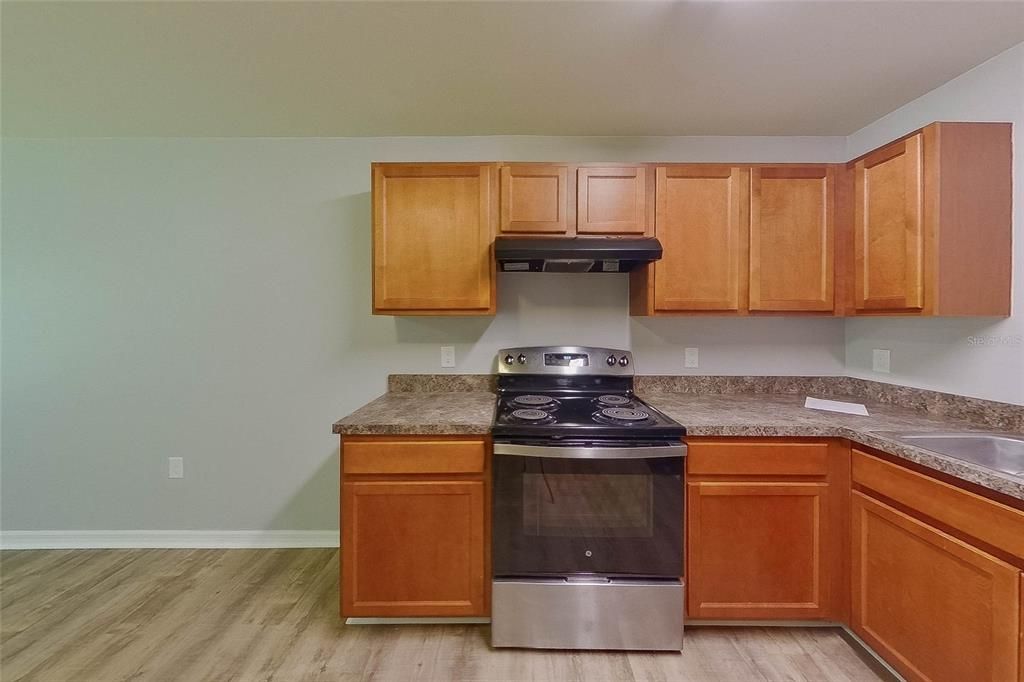 В аренду: $1,795 (4 спален, 2 ванн, 1209 Квадратных фут)