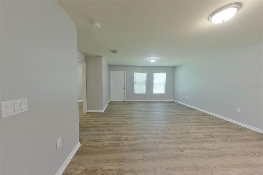 В аренду: $1,795 (4 спален, 2 ванн, 1209 Квадратных фут)