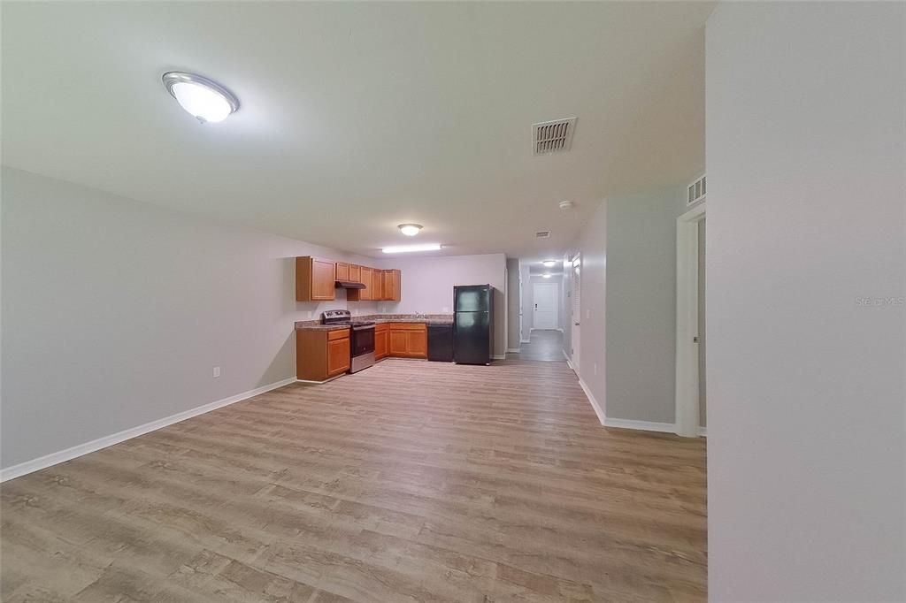 В аренду: $1,795 (4 спален, 2 ванн, 1209 Квадратных фут)