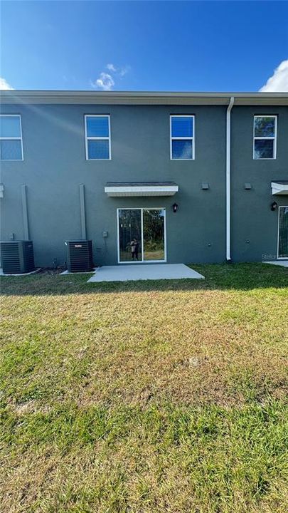 出租: $2,200 (3 贝兹, 2 浴室, 1886 平方英尺)