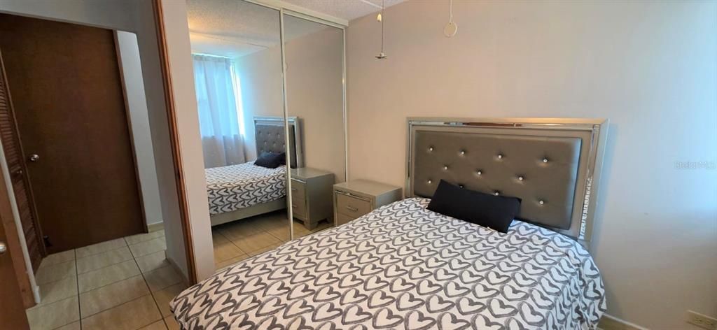 В аренду: $1,950 (3 спален, 1 ванн, 917 Квадратных фут)