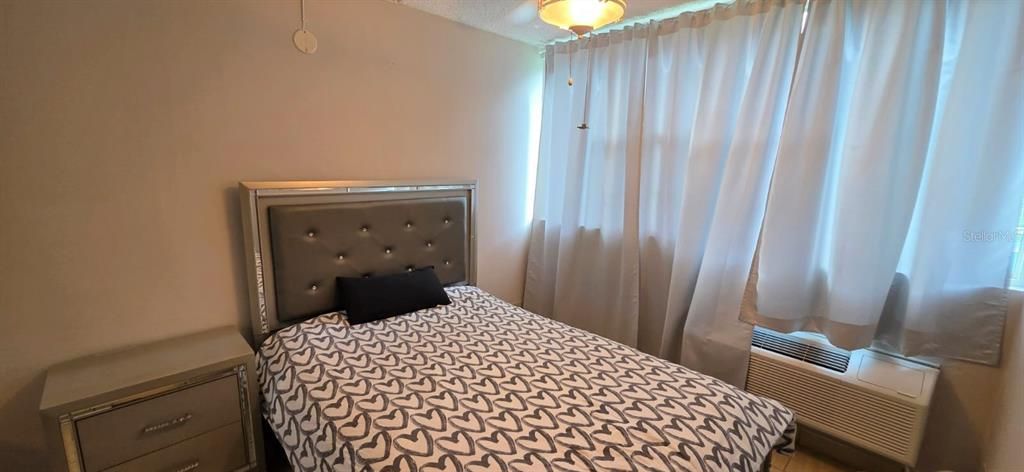 В аренду: $1,950 (3 спален, 1 ванн, 917 Квадратных фут)