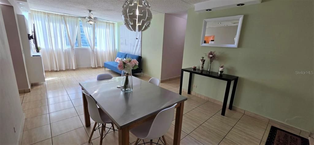 В аренду: $1,950 (3 спален, 1 ванн, 917 Квадратных фут)