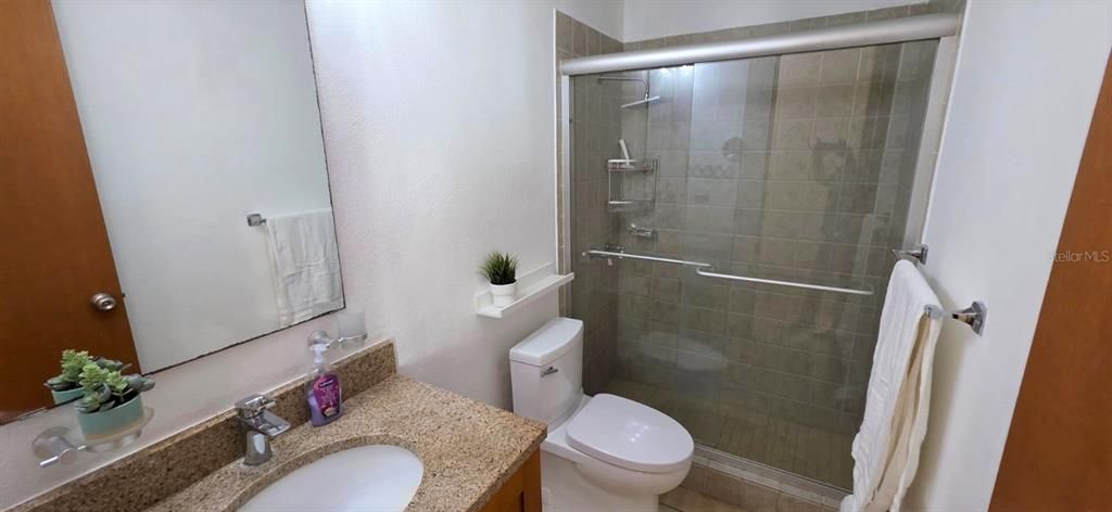 В аренду: $1,950 (3 спален, 1 ванн, 917 Квадратных фут)