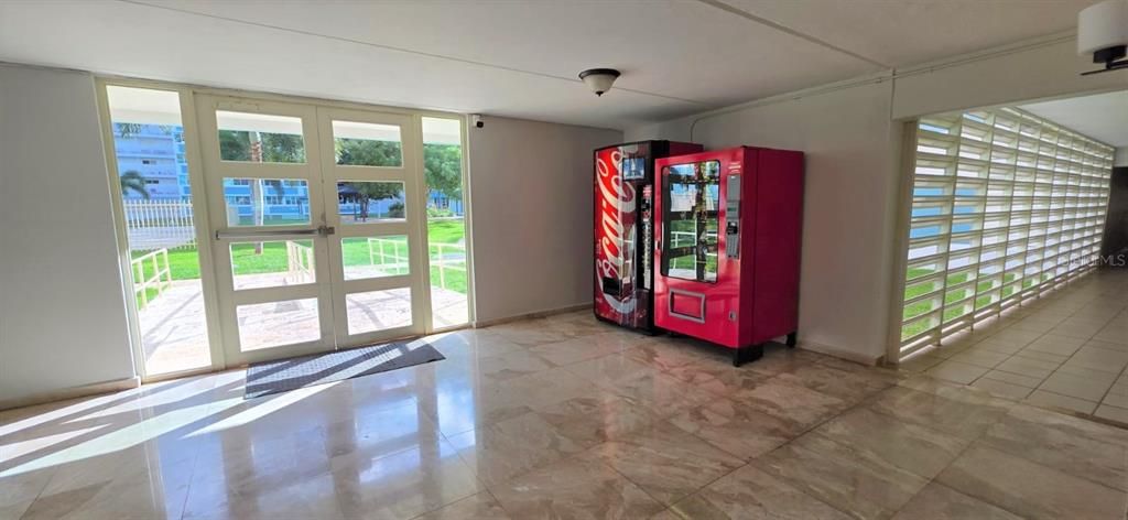 В аренду: $1,950 (3 спален, 1 ванн, 917 Квадратных фут)