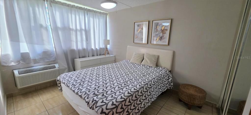 В аренду: $1,950 (3 спален, 1 ванн, 917 Квадратных фут)