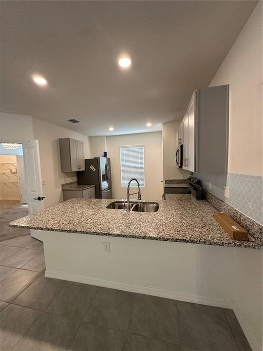 For Sale: $325,000 (3 beds, 2 baths, 1541 Square Feet)