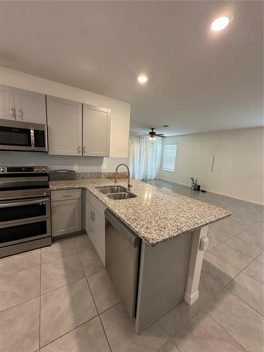 For Sale: $325,000 (3 beds, 2 baths, 1541 Square Feet)