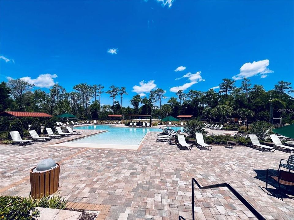 For Sale: $325,000 (3 beds, 2 baths, 1541 Square Feet)