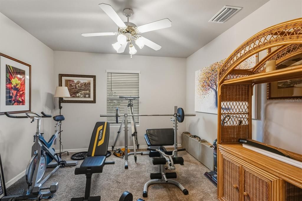 На продажу: $340,000 (4 спален, 2 ванн, 1812 Квадратных фут)