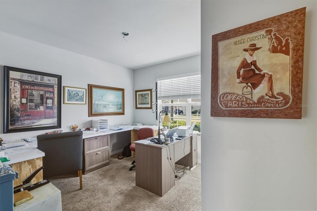 На продажу: $340,000 (4 спален, 2 ванн, 1812 Квадратных фут)