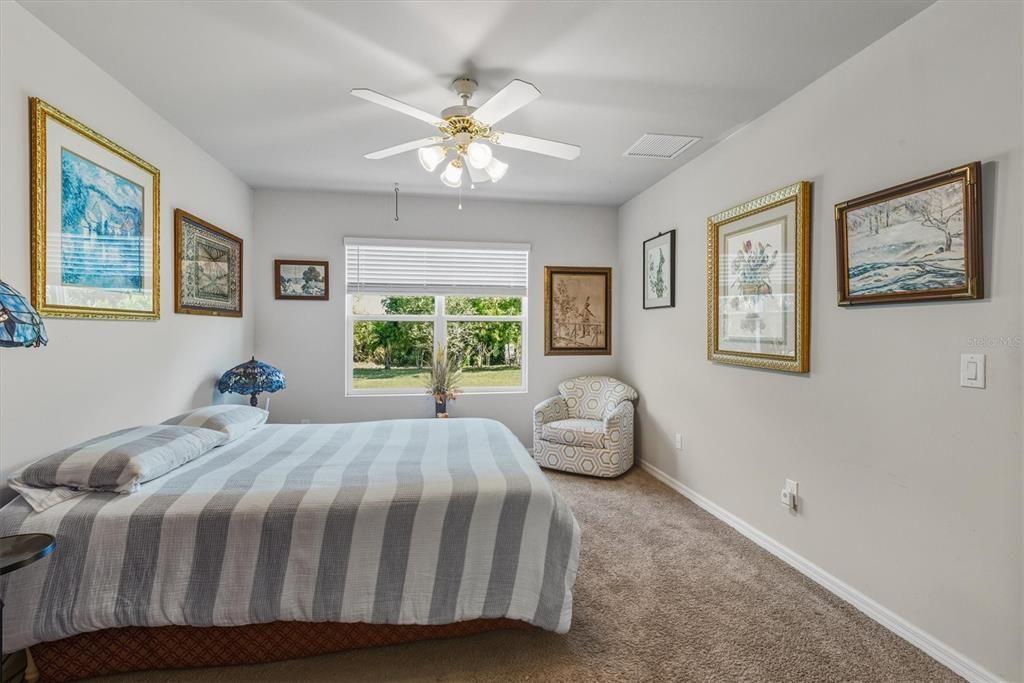 На продажу: $340,000 (4 спален, 2 ванн, 1812 Квадратных фут)