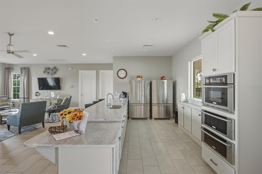 На продажу: $340,000 (4 спален, 2 ванн, 1812 Квадратных фут)